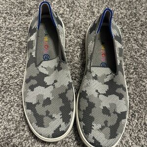 Rothy’s Gray Camouflage Girls Slip-On Shoes 4